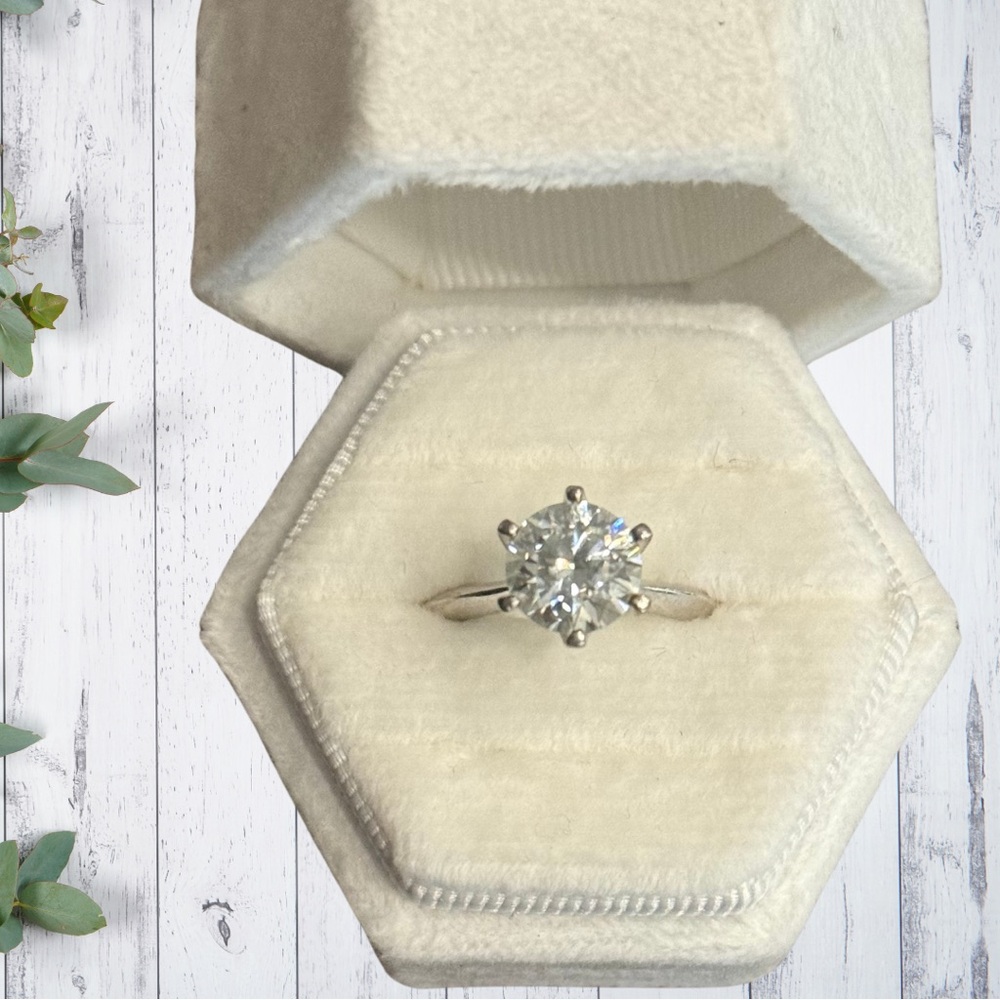 Stunning Moissanite Engagement Ring